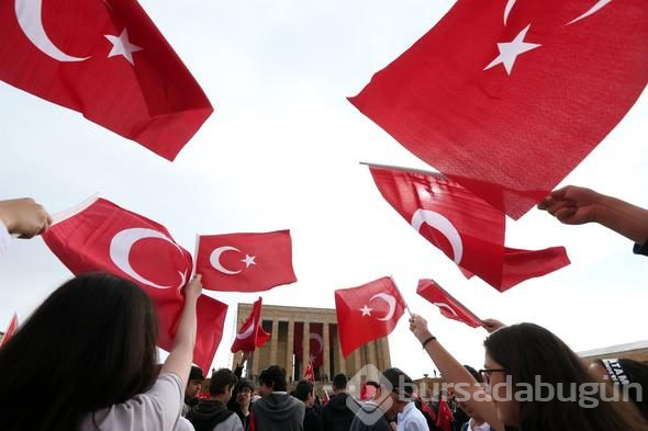 On binlerce kişi Anıtkabir'e akın etti!
