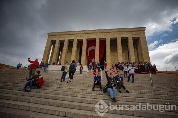On binlerce kişi Anıtkabir'e akın etti!

