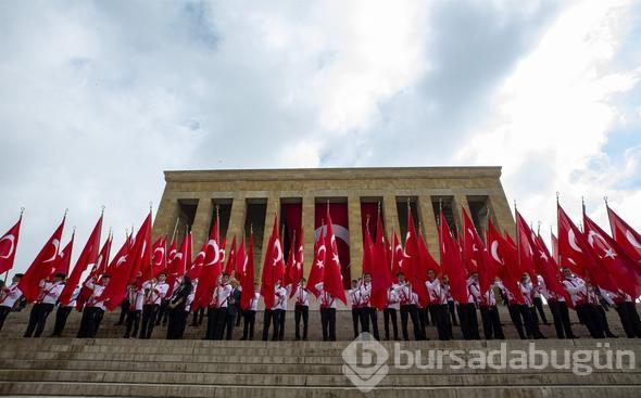 On binlerce kişi Anıtkabir'e akın etti!
