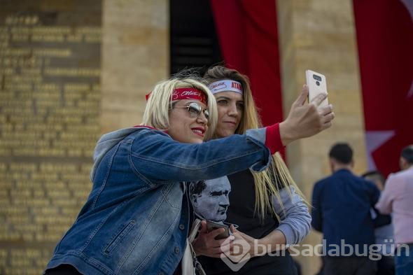 On binlerce kişi Anıtkabir'e akın etti!
