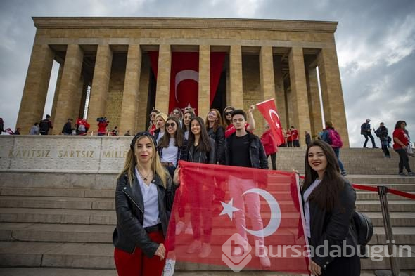 On binlerce kişi Anıtkabir'e akın etti!
