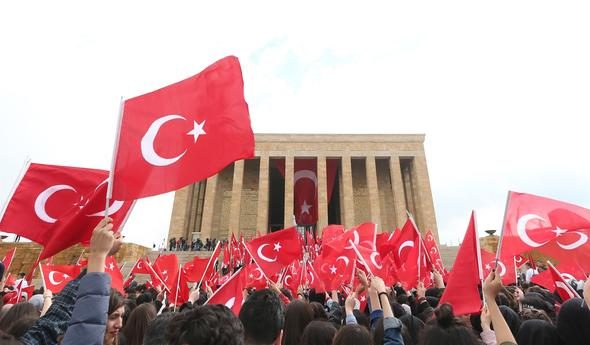 On binlerce kişi Anıtkabir'e akın etti!
