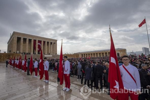 On binlerce kişi Anıtkabir'e akın etti!
