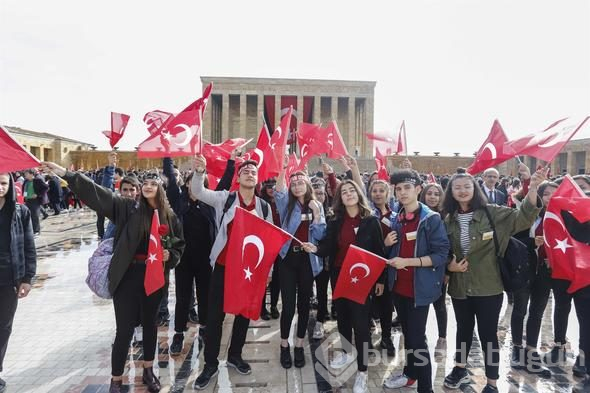 On binlerce kişi Anıtkabir'e akın etti!
