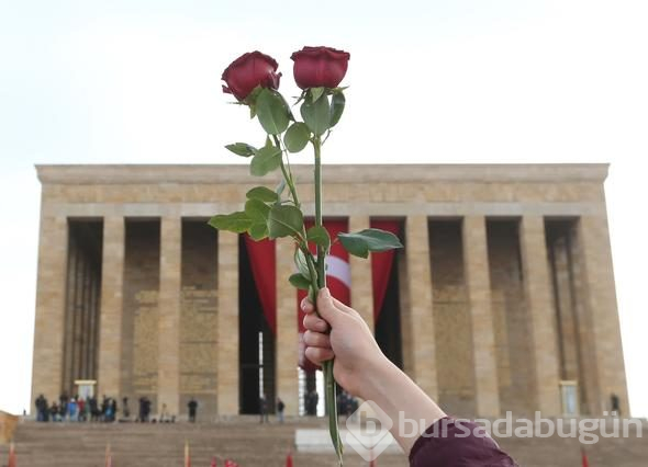 On binlerce kişi Anıtkabir'e akın etti!
