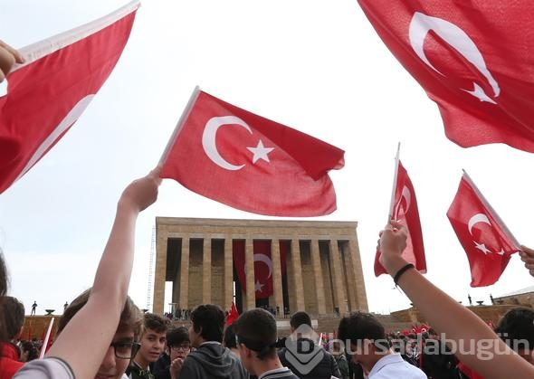 On binlerce kişi Anıtkabir'e akın etti!
