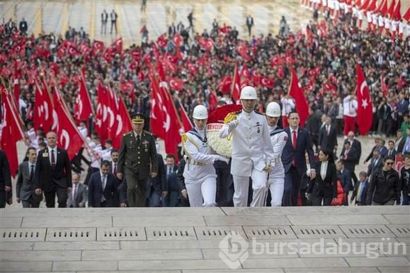 On binlerce kişi Anıtkabir'e akın etti!
