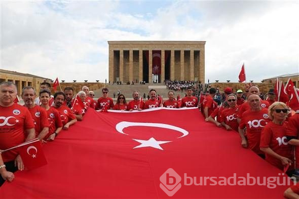 On binlerce kişi Anıtkabir'e akın etti!
