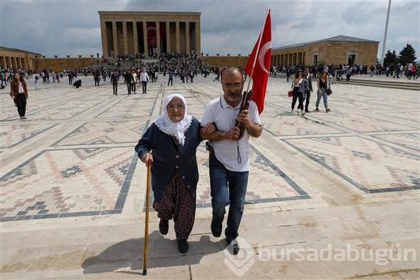 On binlerce kişi Anıtkabir'e akın etti!
