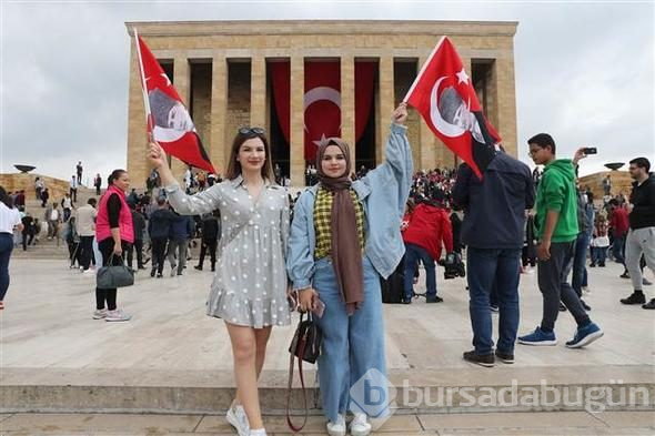 On binlerce kişi Anıtkabir'e akın etti!

