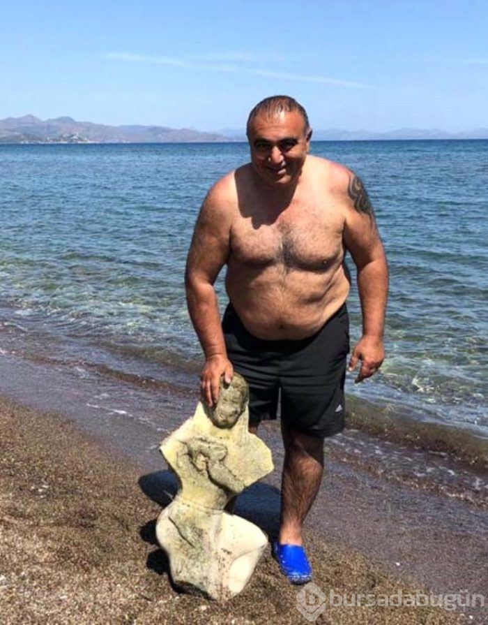 Denizde Yüzerken Fark Etti, Gördüğü Manzara Karşısında Şoke Oldu