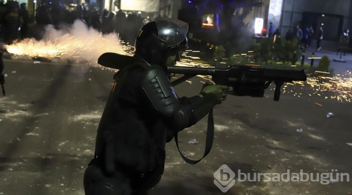 Endonezya'da seçim sonucu karşıtı gösteride arbede
