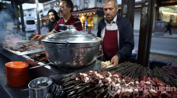 Üç öğün tüketilen ciğer kebabı ramazanda da ilgi görüyor
