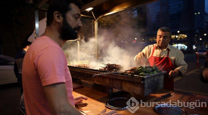 Üç öğün tüketilen ciğer kebabı ramazanda da ilgi görüyor

