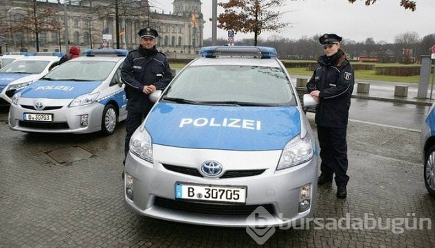 Dünyanın Çeşitli Ülkelerinden 10 Değişik Polis Otomobili
.