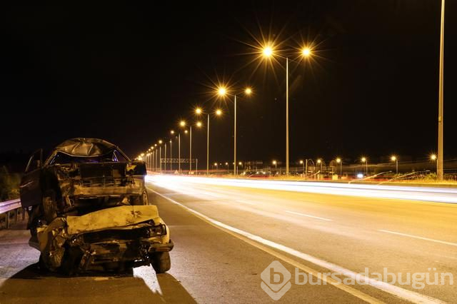 Yol kenarında üst üste duran hurda araçlar şaşırttı
