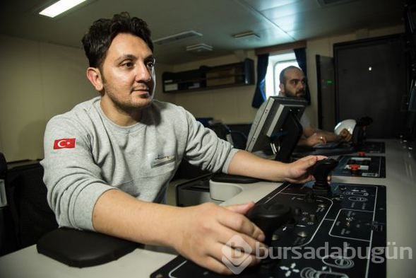 İlk yerli ve milli sismik araştırma gemisi Oruç Reis Marmara'yı karış karış inceliyor
