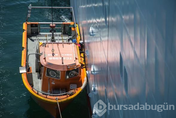 İlk yerli ve milli sismik araştırma gemisi Oruç Reis Marmara'yı karış karış inceliyor
