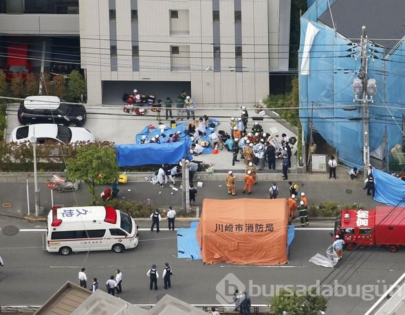 Japonya'da öğrencilere bıçaklı saldırı!
