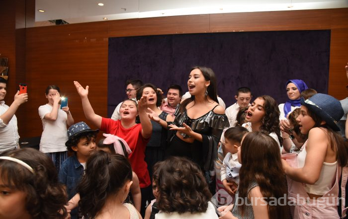 Bursalı Down Sendromlu çocukların muhteşem gecesi