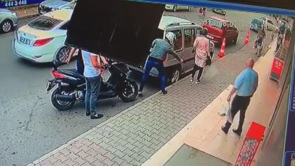 Pide alan genç kıza büyük şok!