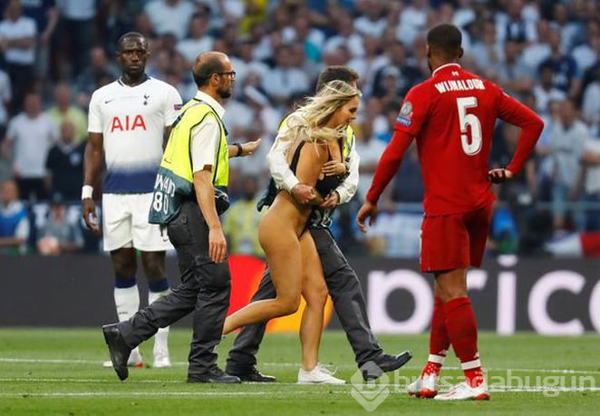 Kinsey Wolanski'ye şok!