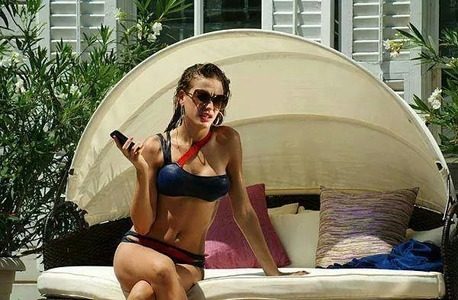 Serenay Sarıkaya kapak kızı oldu