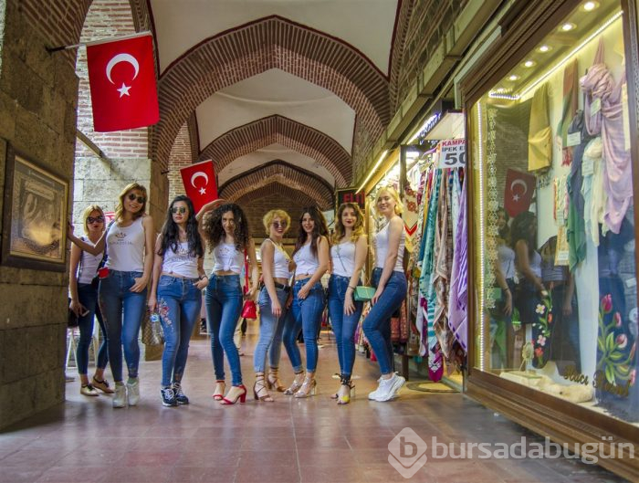 Finalist mankenler Bursa'da kampa girdi