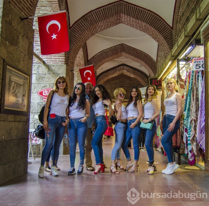 Finalist mankenler Bursa'da kampa girdi