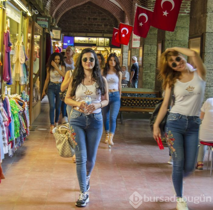Finalist mankenler Bursa'da kampa girdi
