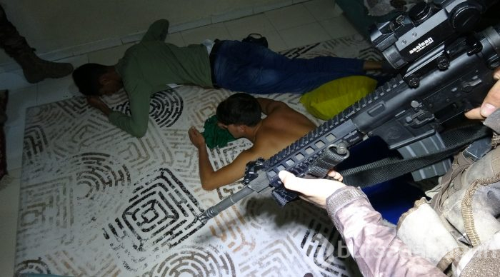 Bursa'da şafak operasyonu! Çok sayıda gözaltı var