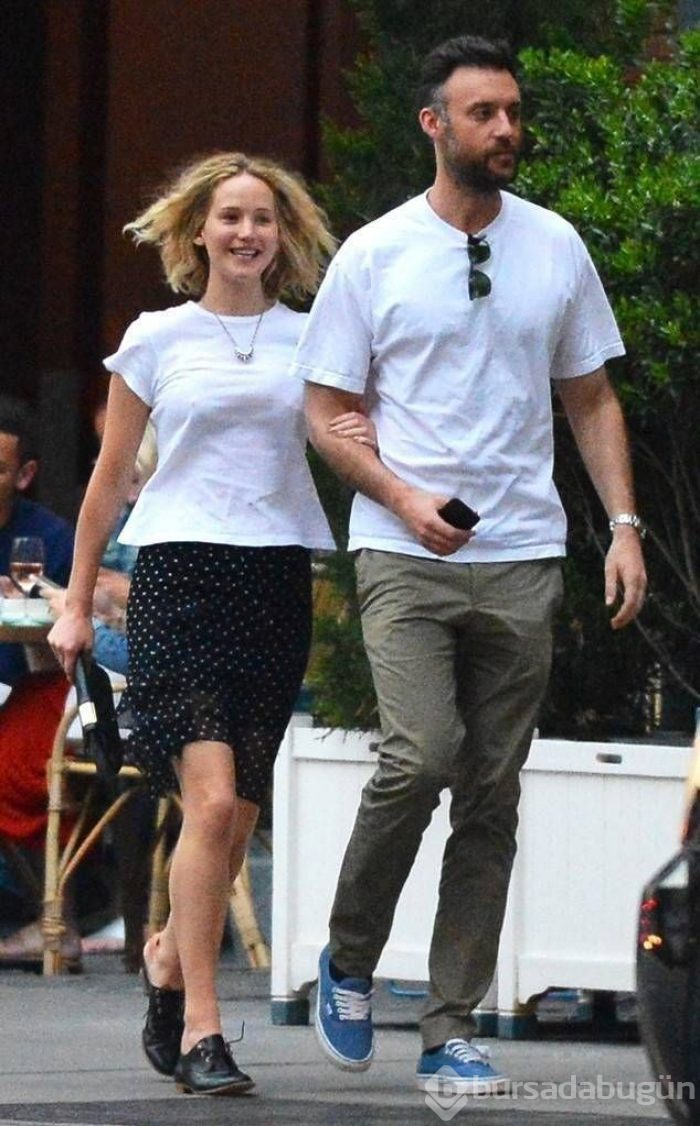  Jennifer Lawrence, ilk görüşte aşık olduğunu belirtti