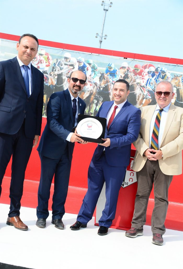 TSYD Bursa koşusunu Behramkale kazandı