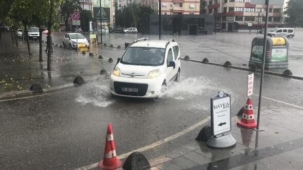 Kuaförü su bastı