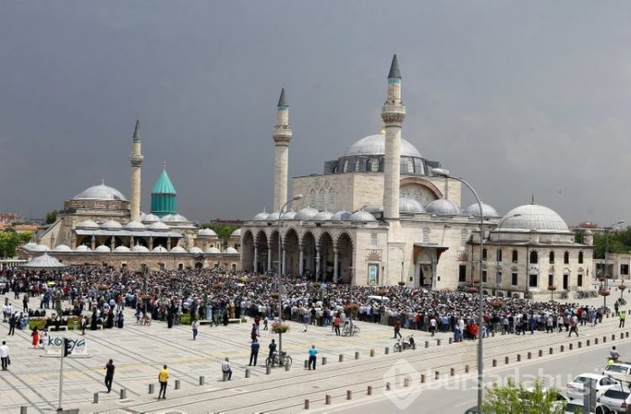 Türkiye'nin dört bir yanında Muhammed Mursi için cenaze namazı kılındı