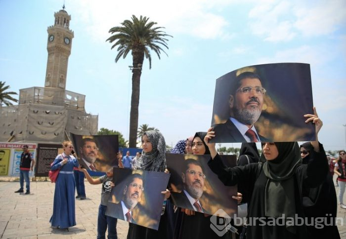 Türkiye'nin dört bir yanında Muhammed Mursi için cenaze namazı kılındı