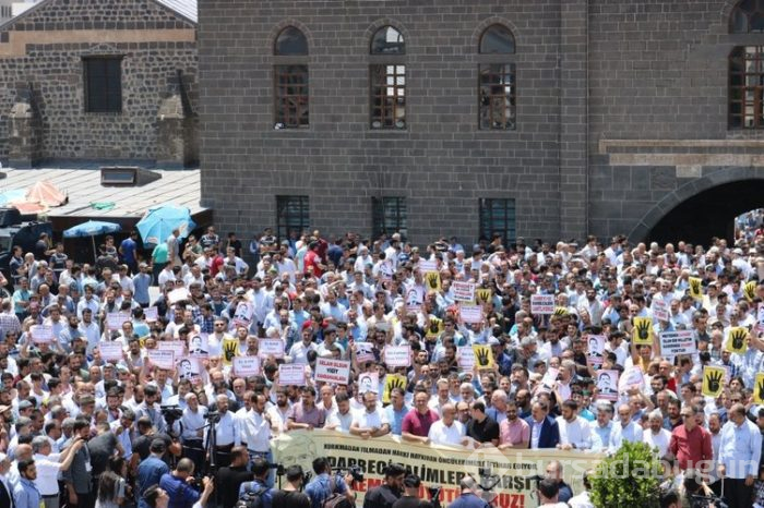 Türkiye'nin dört bir yanında Muhammed Mursi için cenaze namazı kılındı