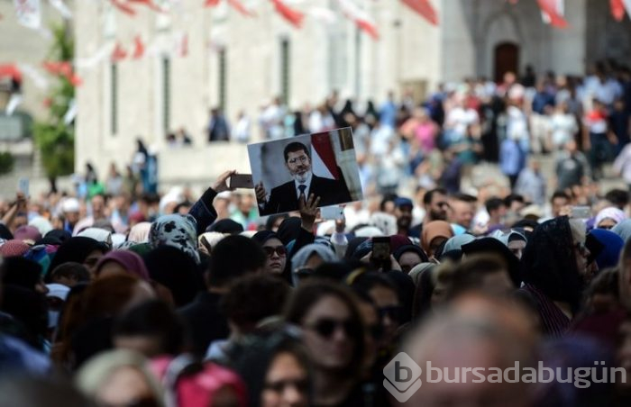 Türkiye'nin dört bir yanında Muhammed Mursi için cenaze namazı kılındı
