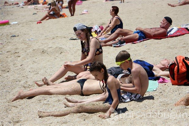 Bayram bitti plajlar turistlere kaldı