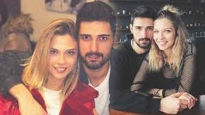 Yasemin Şefkatli, sahneden inen aşkının terini sildi