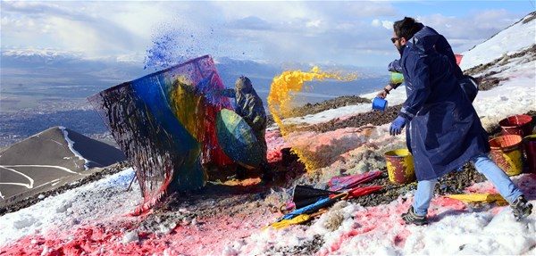  Davul sesi ile S.O.S sinyali vererek, yardım çağrısında bulunuldu