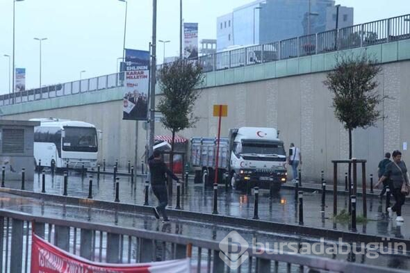 İstanbul güne yağmurla uyandı