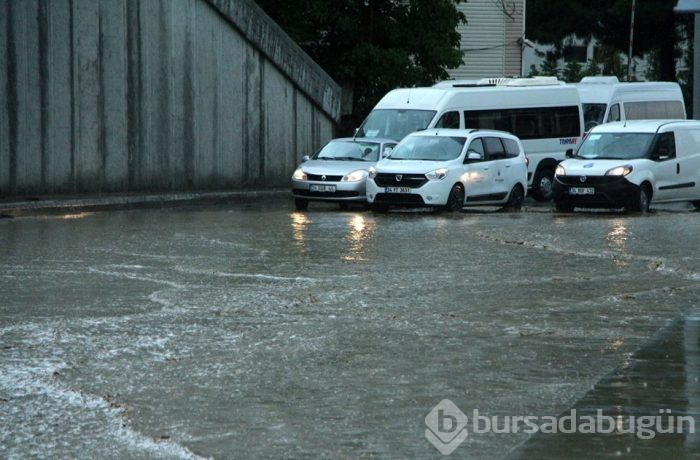 Sarıyer'de toprak kayması