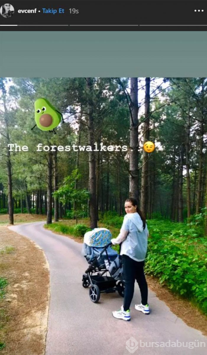 Fahriye Evcen oğluyla orman yürüyüşünde