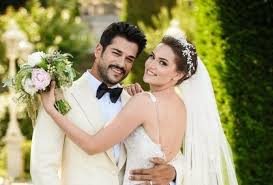 Fahriye Evcen oğluyla orman yürüyüşünde