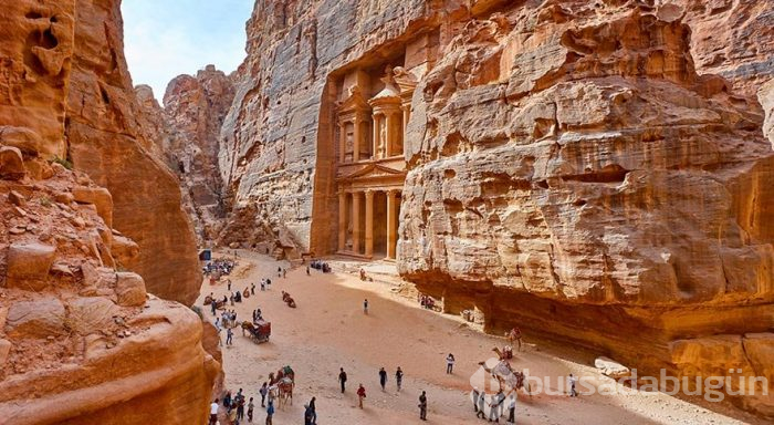 Yüzlerce yıl sonra bulunan görkemli kent Petra