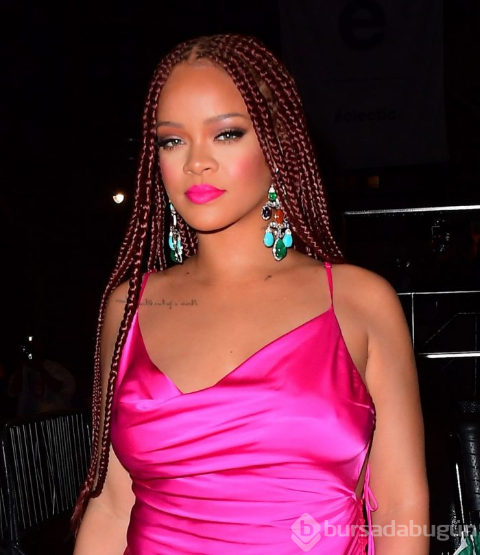 Rihanna yeni mağazasının açılışında