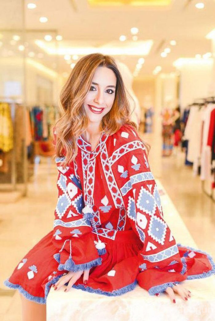 Mina Başaran'ın kardeşi, Can Başaran Mina Küçük ile aşk yaşıyor