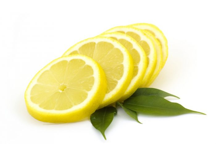 Limon dilimleriyle uyumanın faydaları