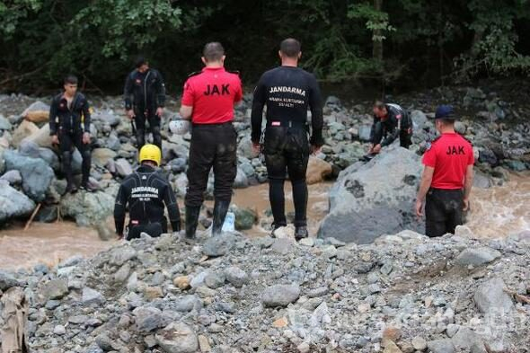 Sel felaketinden gelen görüntüler dehşete düşürdü